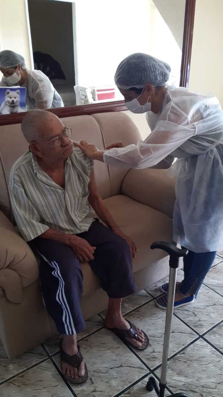 Camacã: Prefeitura começou a vacinar idosos contra o Covid-19